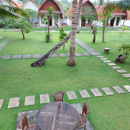 The Tinsi Hotel Toyapakeh Luaran gambar